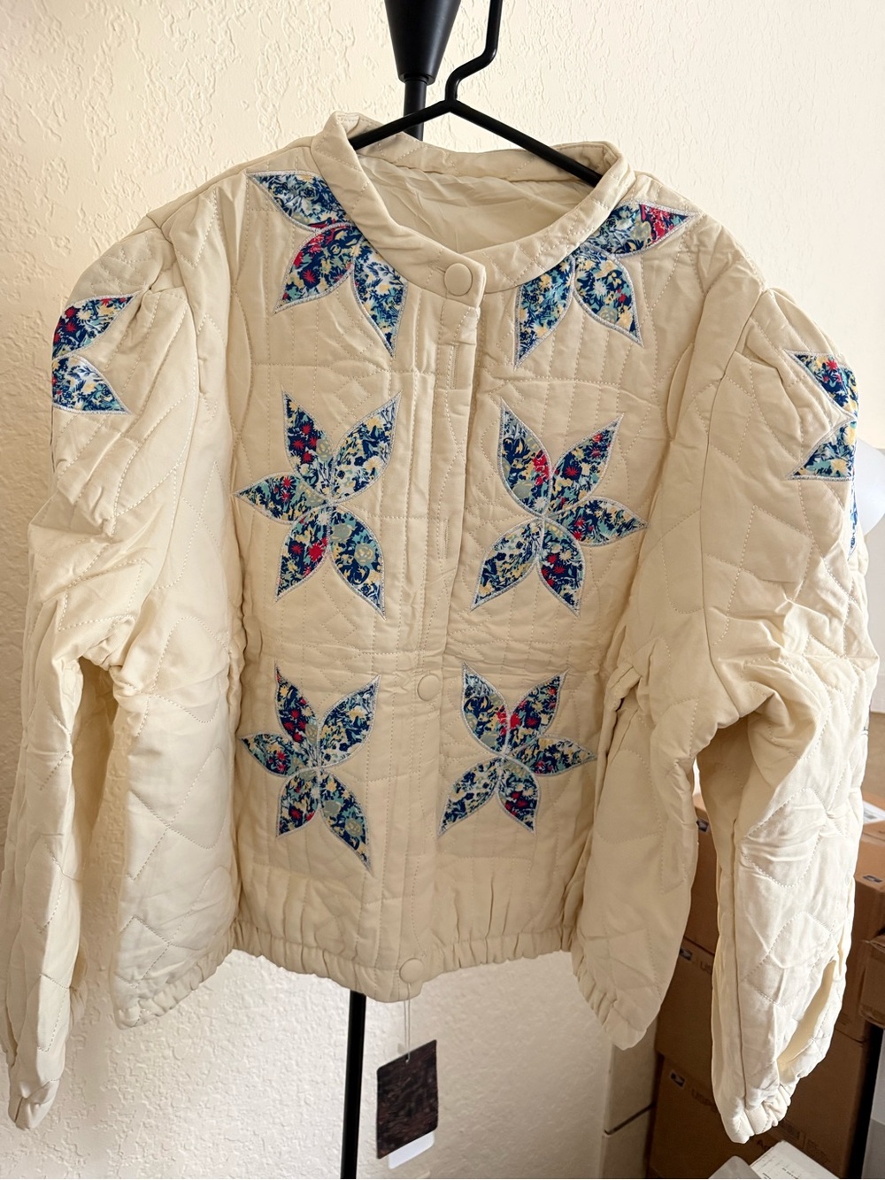NWT Gacaky XXL Floral Appliqué Quilted Jacket 🌸